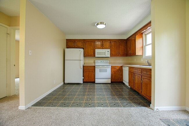 Building Photo - Three Bedroom with Unfinished Basement!