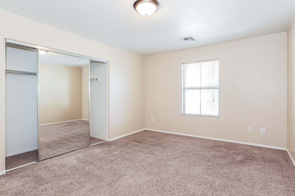 Building Photo - 2714 S Sailors Way