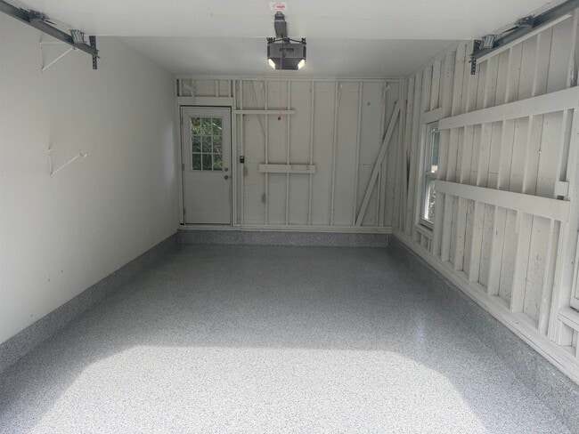 Building Photo - 5 Cabernet Ct
