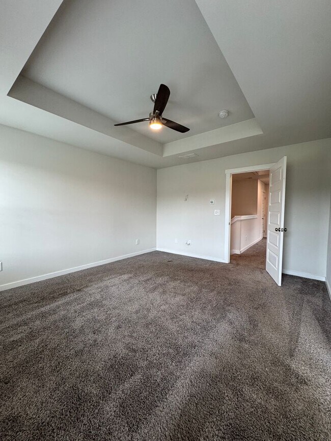 Building Photo - Spacious 3-Bedroom Home with Loft – Minute...