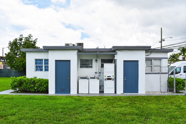 Building Photo - AVAILABLE NOW: For Rent - 1/1 Apartment fo...
