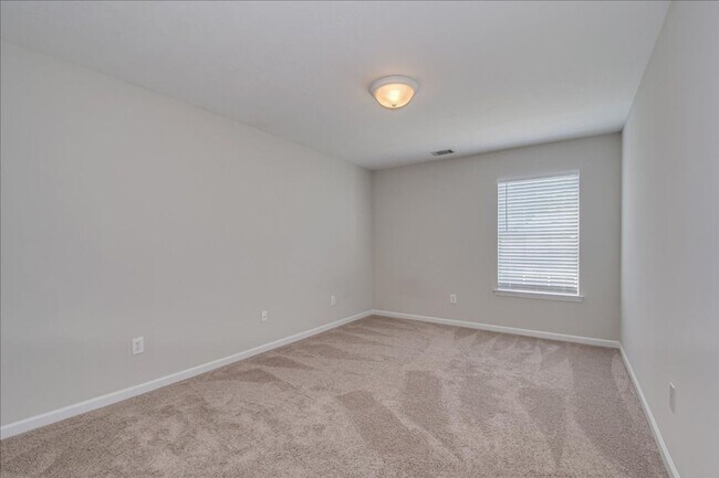 Building Photo - 412 Trestle Ln