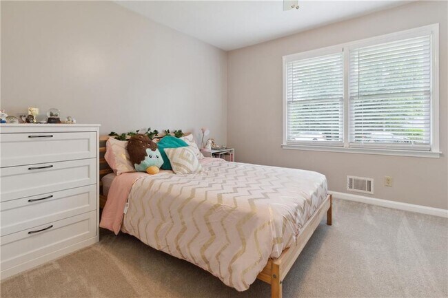 Building Photo - 3925 Chicamauga Dr