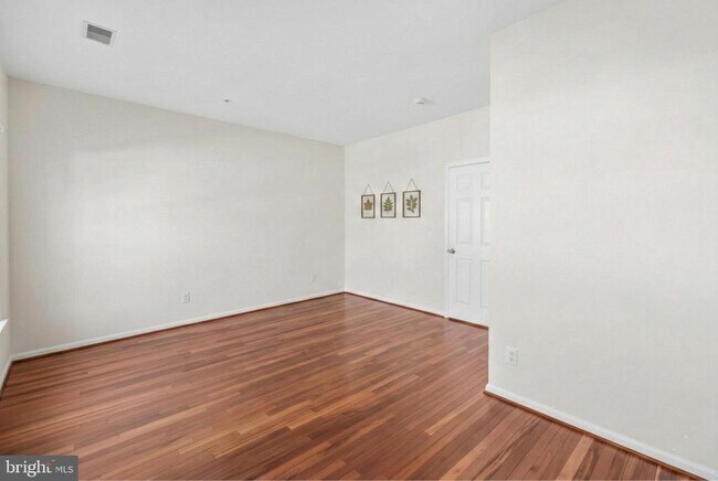 Building Photo - 381 Livermore Ln