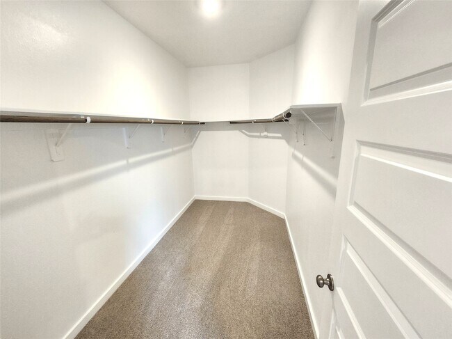 Building Photo - 2506 Good Morrow Dr