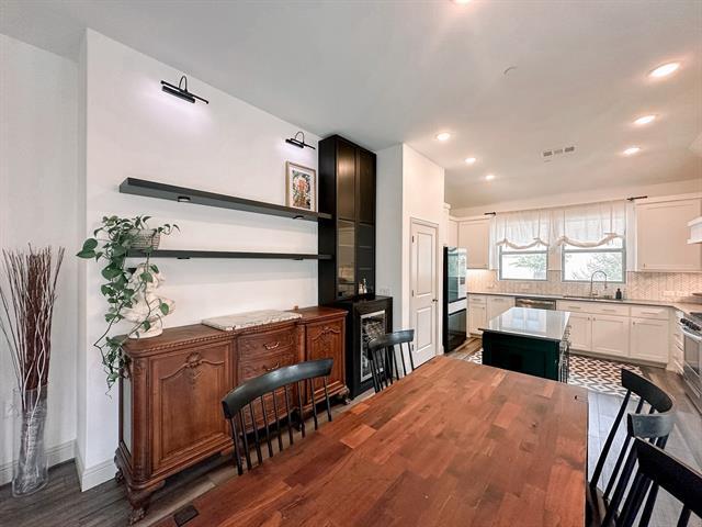 Building Photo - 1029 3rd St