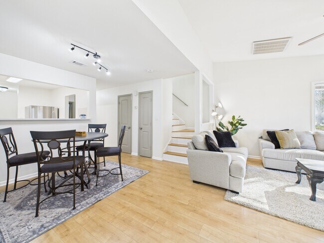 Building Photo - 7836 Bateman Ln