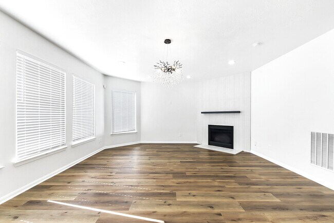 Building Photo - 21823 Mystic Point Ct