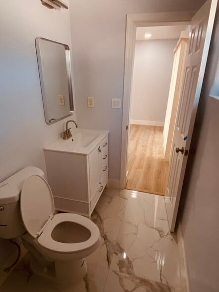 Guest Bathroom 1-5 - 131 W Atwater Ave