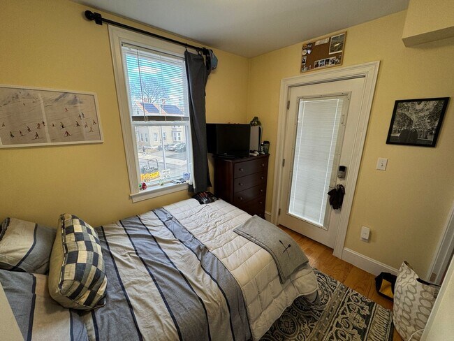 Building Photo - Beautiful 5 bed 2 bath in Cambridge.....