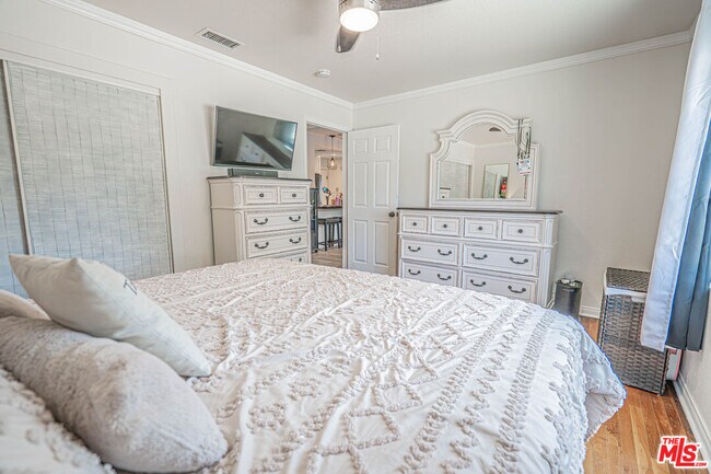 Building Photo - 7044 Garden Grove Ave