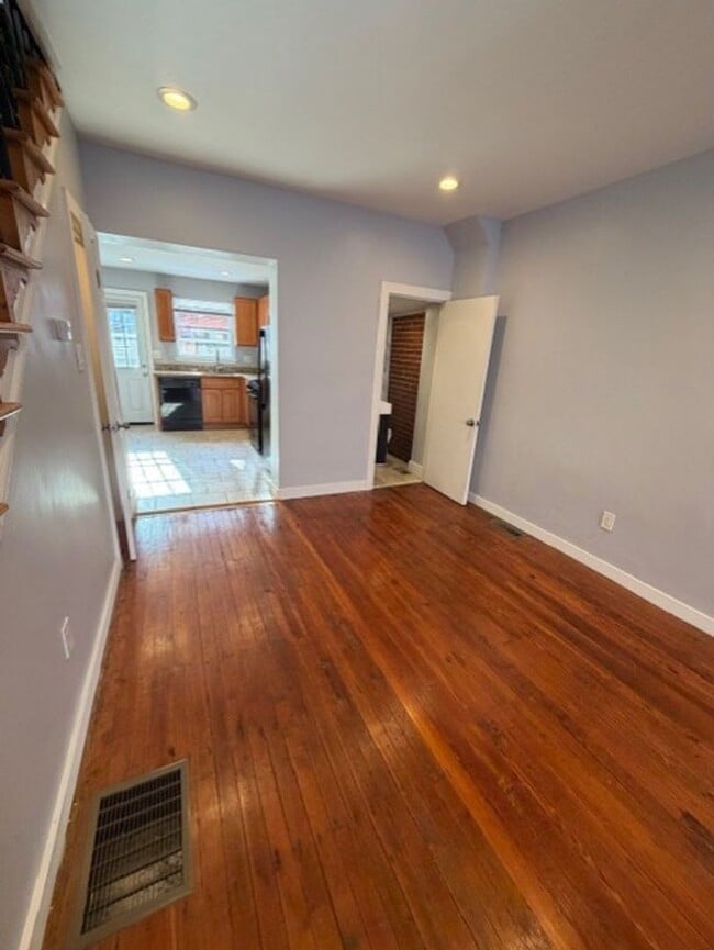 Building Photo - Beauty in LOMO