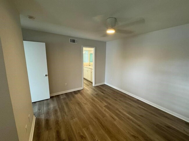 Building Photo - 12660 Ashford Point Dr