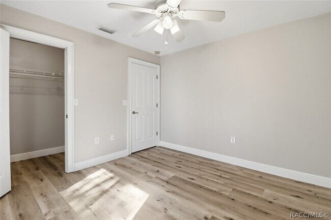 Building Photo - 8520 N Elkcam Blvd