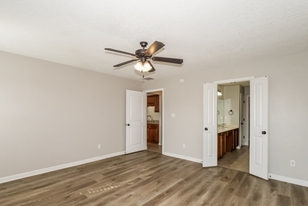 Building Photo - 40 Willow Springs Ln