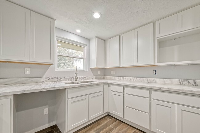 Building Photo - 4418 Knotty Oaks Trail