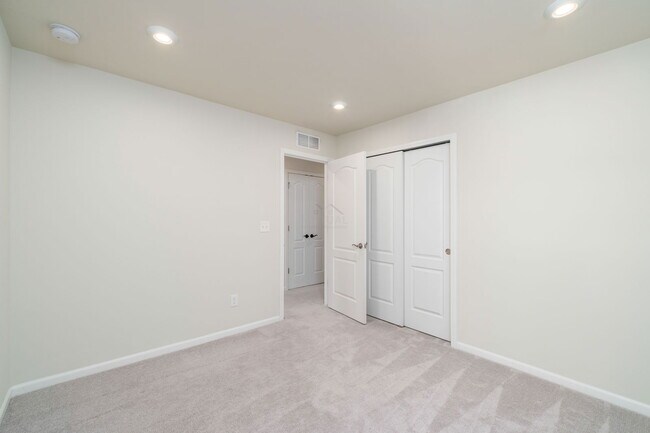 Building Photo - 22521 Woodbridge Ln