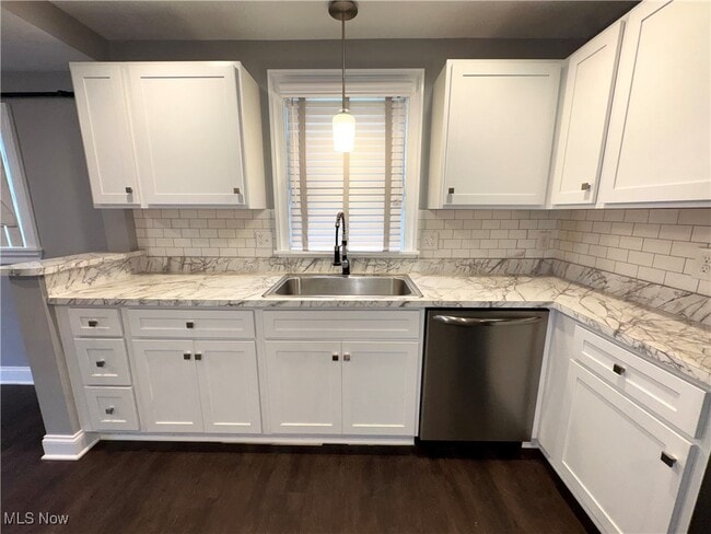 Building Photo - 5853 Melody Ln