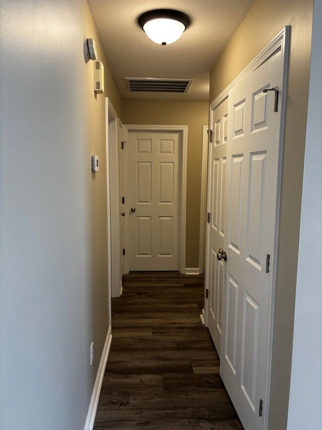 Building Photo - 709 Crescent Cove