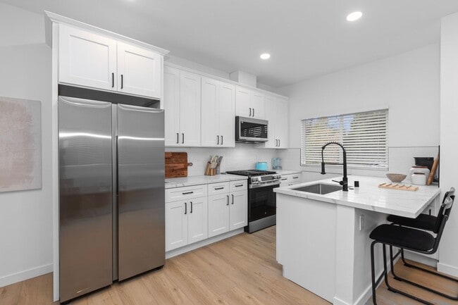 Building Photo - Brand new!