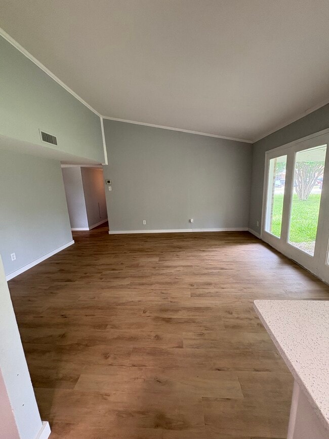 Building Photo - 5049 Overcrest Dr