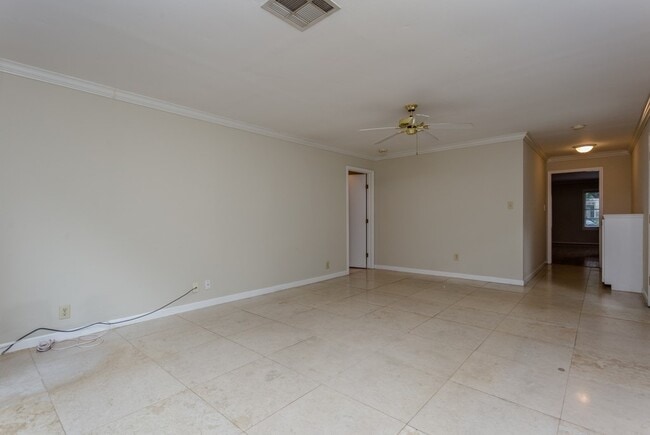 Building Photo - 1230 Timbergrove Ln