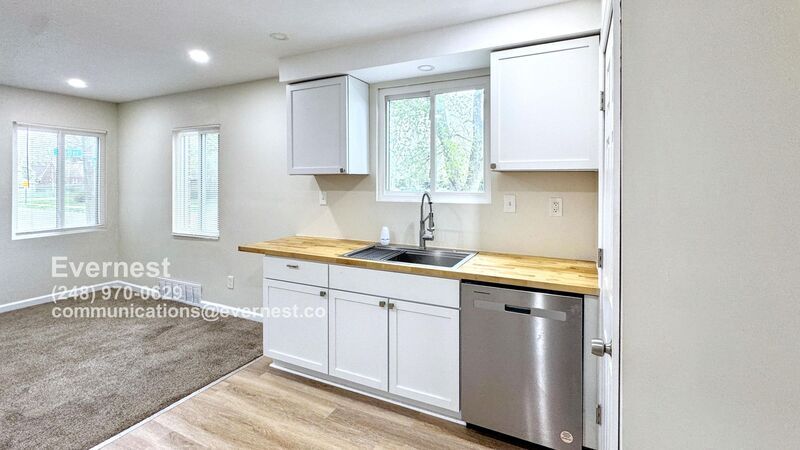 Building Photo - 20264 Stotter St