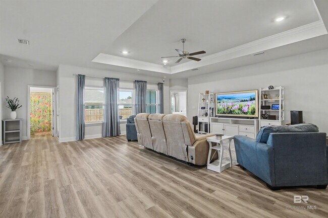 Building Photo - 3893 Mercury Cir