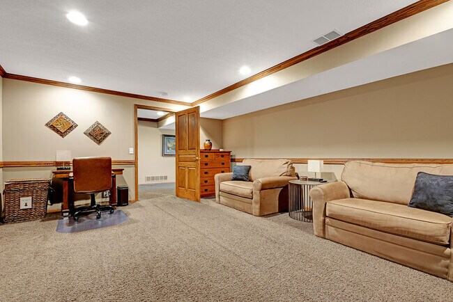 Building Photo - 3050 Clover Way