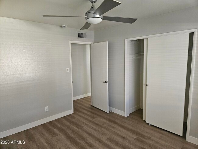 Building Photo - 521 W Maryland Ave