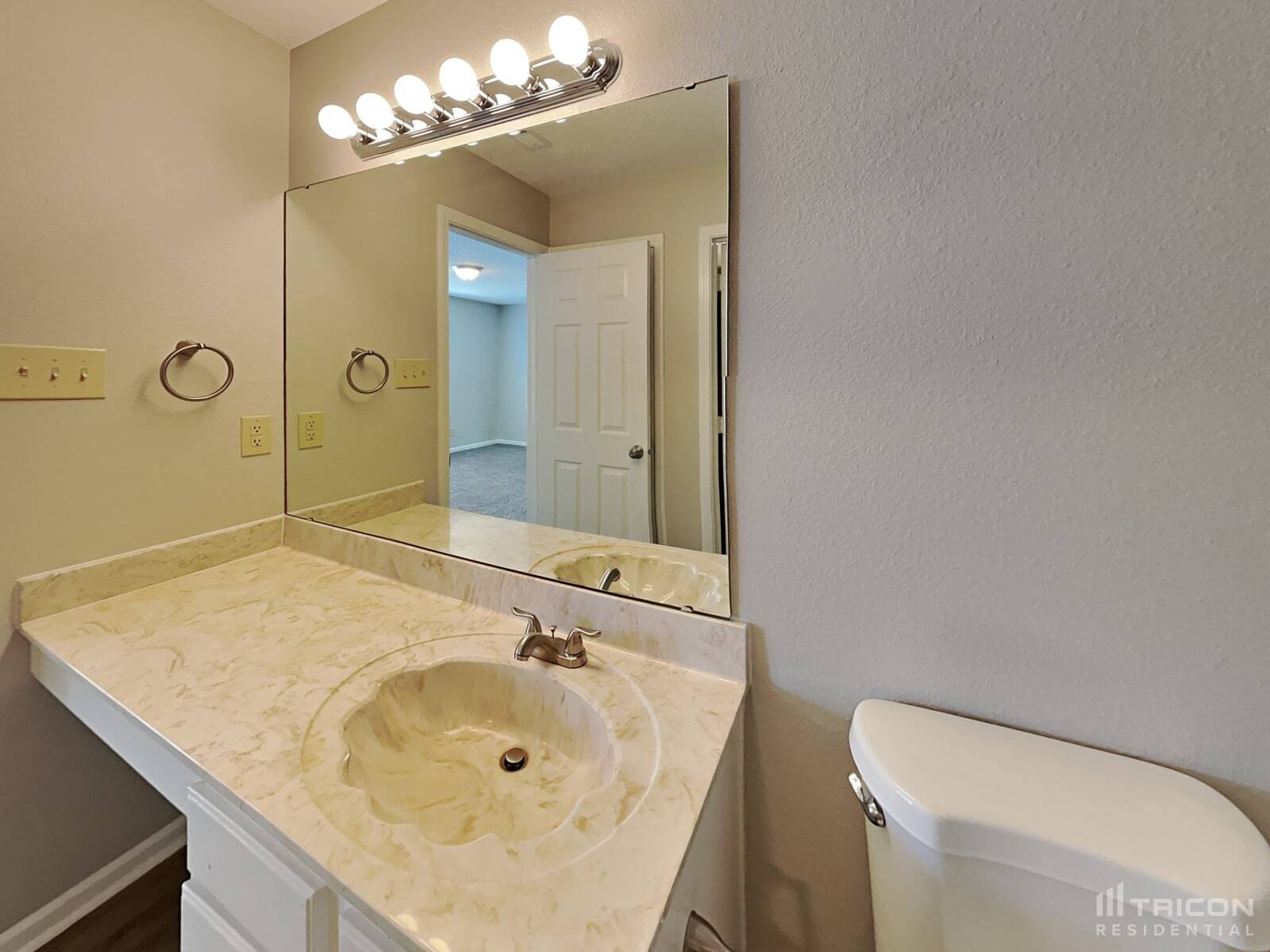 Building Photo - 2279 Westmere Dr