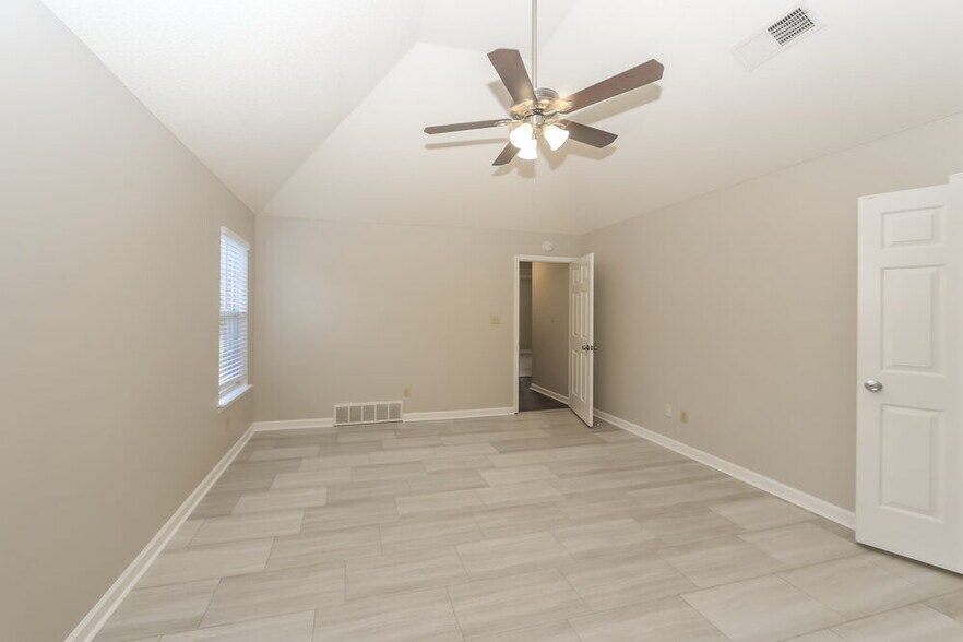 Building Photo - 7764 Bramble Ln