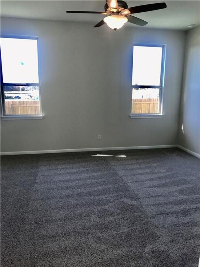 Building Photo - Brand New 4 bedroom One Story - Vista Vera...