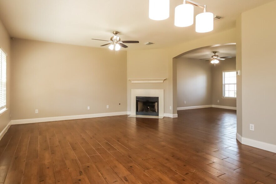Building Photo - 2523 Flycatcher Cove Dr