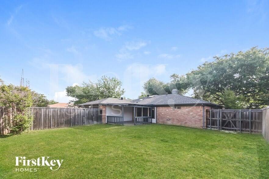 Building Photo - 6309 Topaz Way