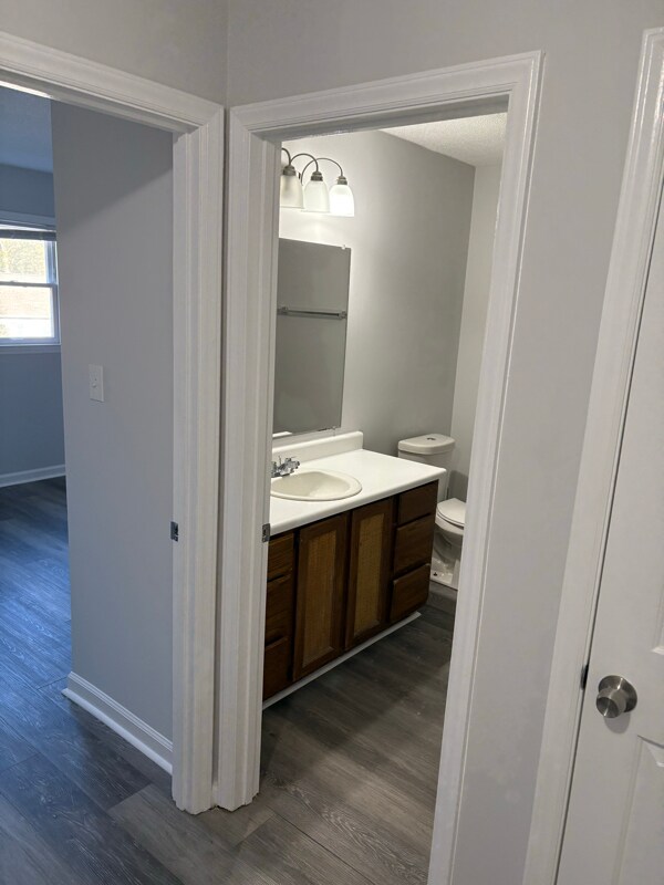 Building Photo - 2630 Hitchcock Dr