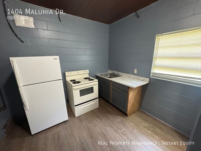 Building Photo - 1404 Maluhia Dr