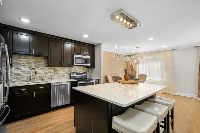 Building Photo - 409 Mallard Dr