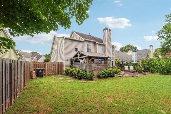 Building Photo - 1160 Primrose Dr