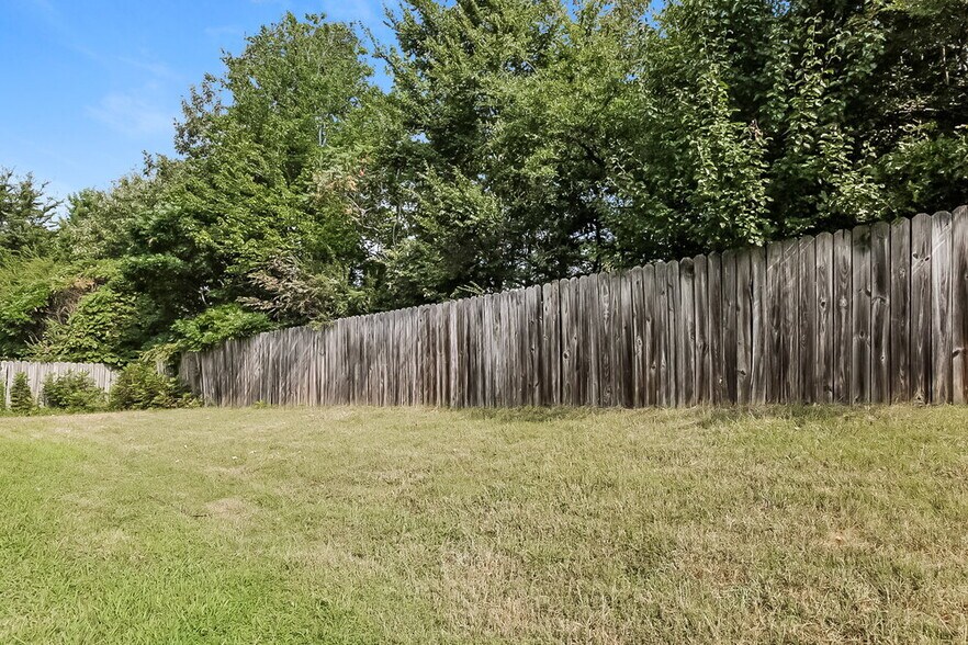 Building Photo - 10156 Lynham Dr