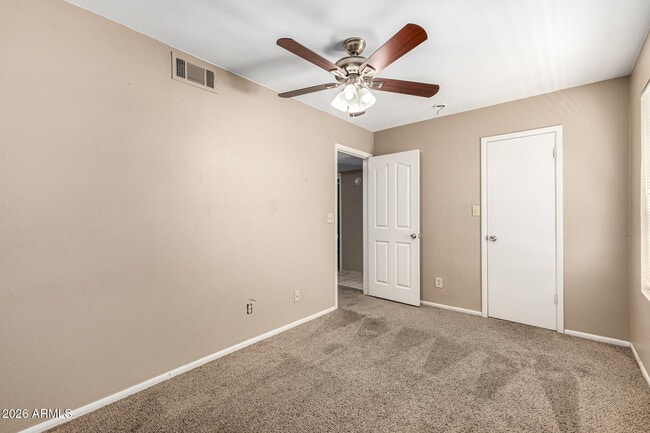 Building Photo - 5227 W Poinsettia Dr