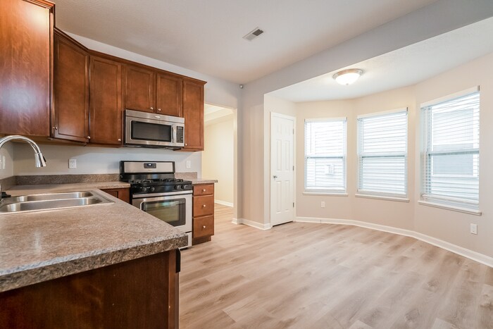 Building Photo - 7853 Waggoner Trace Dr