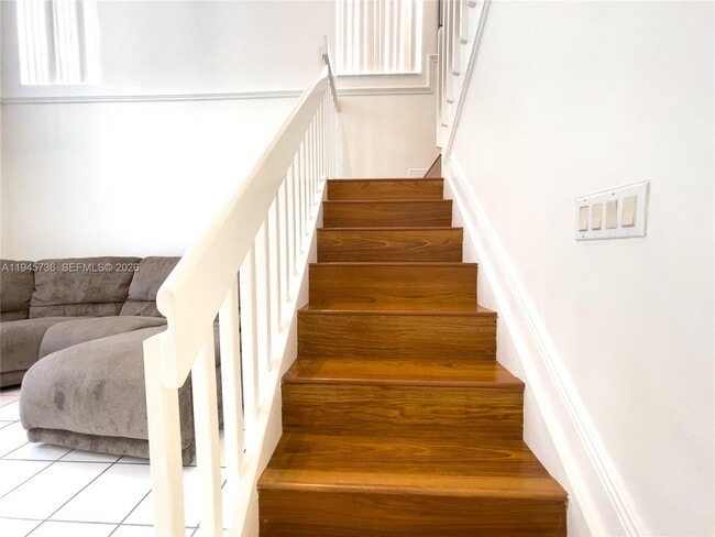 Building Photo - 931 Opal Terrace