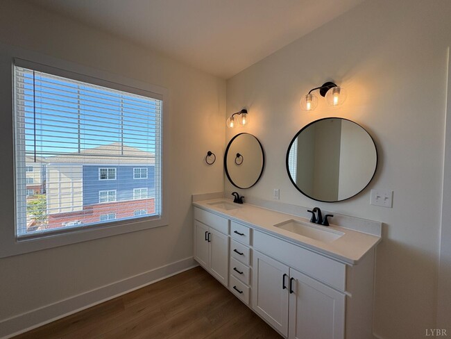 Building Photo - 420 Capstone Dr