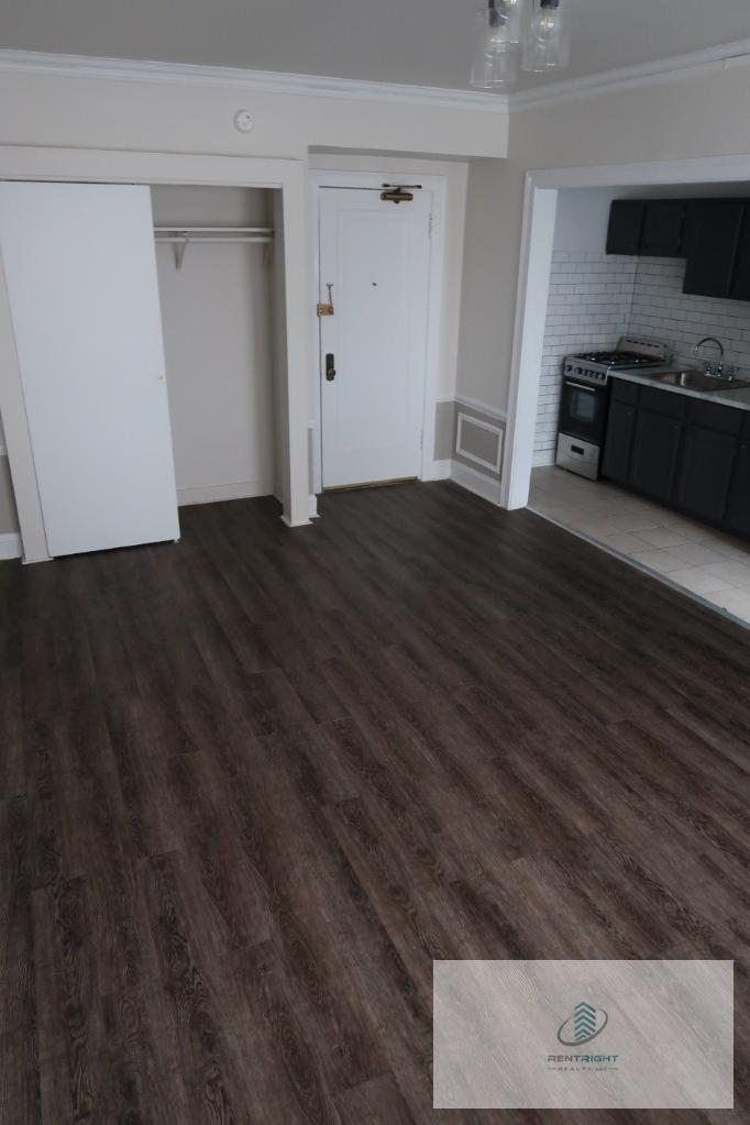 Building Photo - 5301 N Ashland Ave