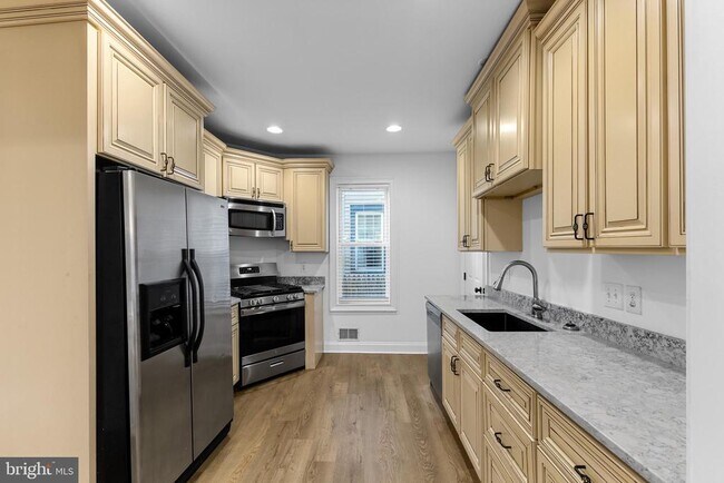Building Photo - 720 Cinnaminson Ave