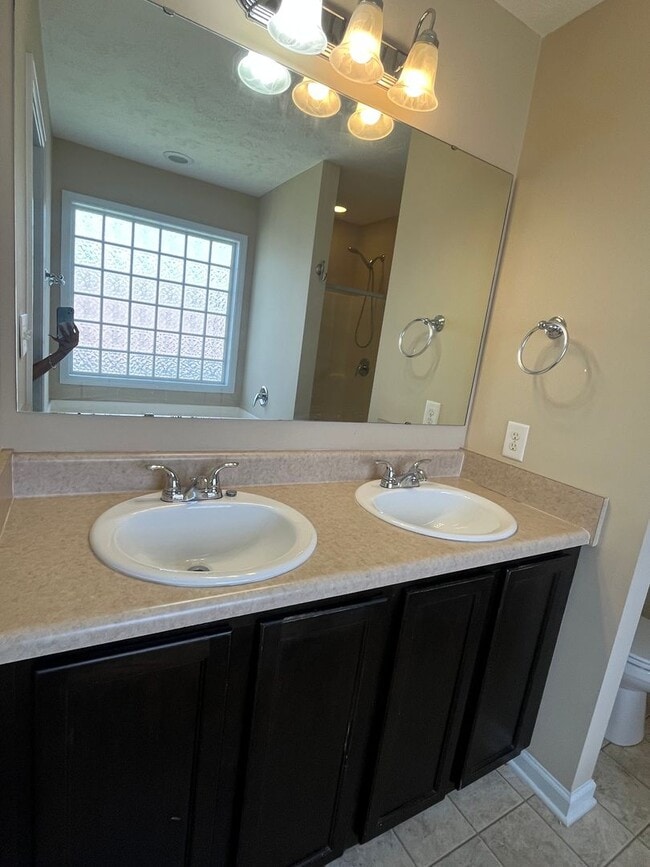 Building Photo - Charming 3 Bed Raeford Home with Fenced Yard