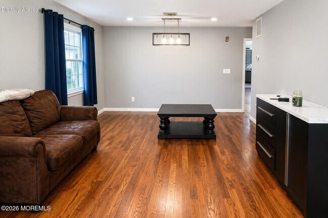 Building Photo - 145 Main St