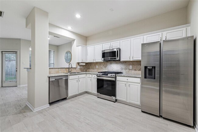 Building Photo - 43 S Avonlea Cir
