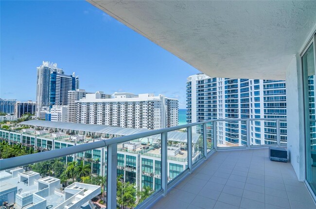 Building Photo - 5900 Collins Ave